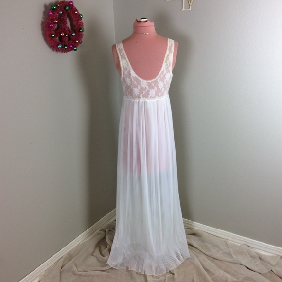 VTG 60s CRYSTAL PLEAT LACE BUST FULL LENGTH GOWN - Picture 5 of 7